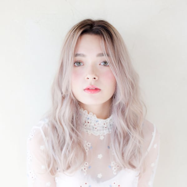 センターパートフェミニンホワイトブロンド【N-514】