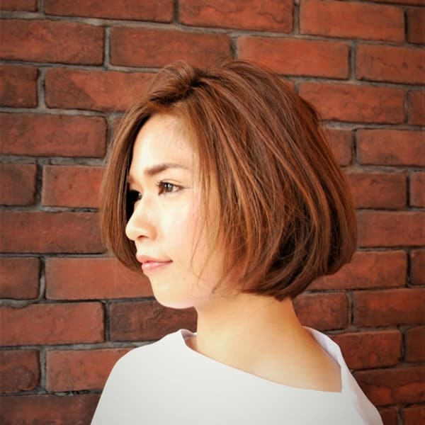 自然なツヤとボリュームで、大人のナチュラルボブ|Tasha