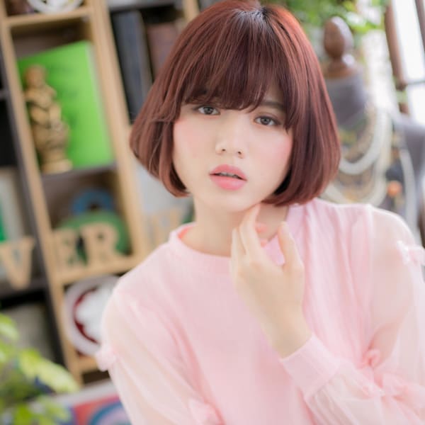 髪色にポイント☆シンプルボブ