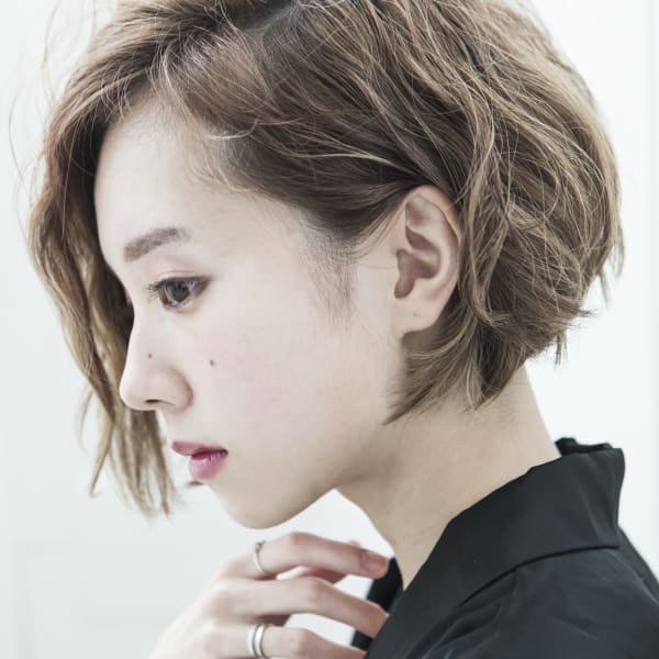 【mielhair新宿】ミルクティーカラー☆耳かけショートボ