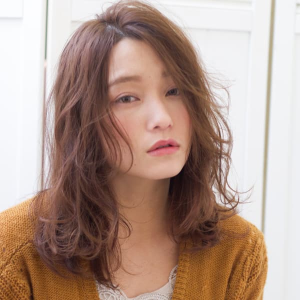 ゆるふわパーマで外国人風ロング Tー177