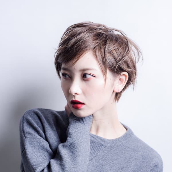 【mielhair新宿】ミルクティーカラー☆耳かけショート