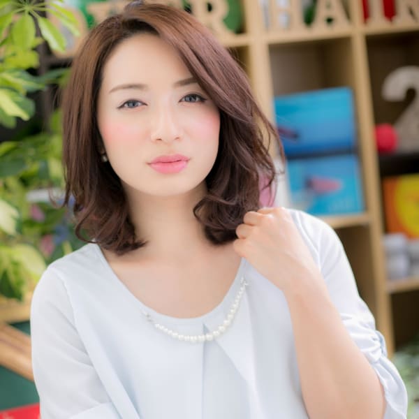 奥行き感ある…グロッシーミディアム