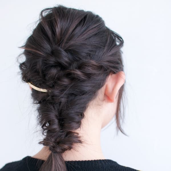 フィッシュボーン風ダウンスタイルお呼ばれスタイル　T−１８０