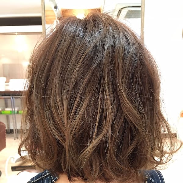 ハイライト×グレージュ×ラフさが可愛いボブPARS 内山祐志