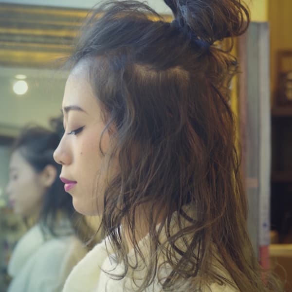 お団子 X 波ウェーブ X 大人のヘアアレンジ