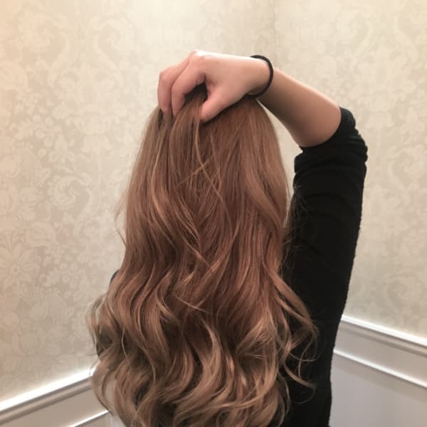 ヌーディーベージュ