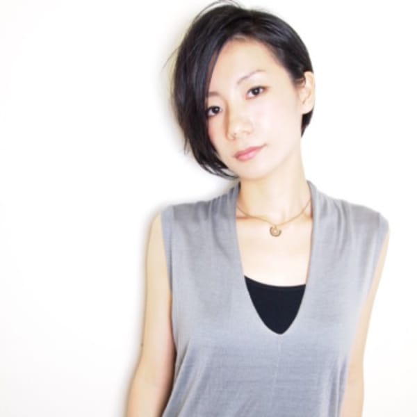 黒髪×前下がり×ショート