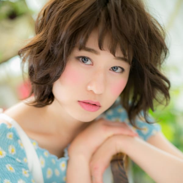 短めバング&強めカールボブ