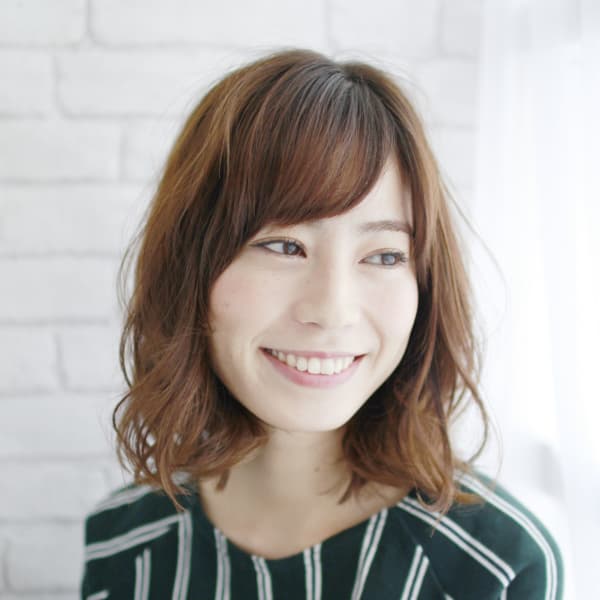 Aラインのミディアムパーマ