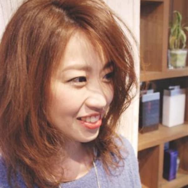 外ハネミックスミディアムレイヤー|RISE HAIR BRAND cocoo