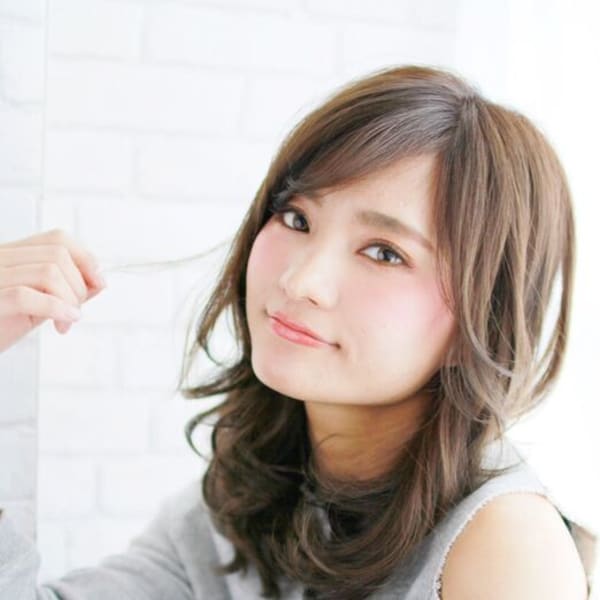 【オススメ順】20代/パーマ/黒髪/セミロングの髪型・ヘアスタイル 楽天ビューティ