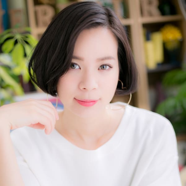 モードレトロなフェミニンボブ