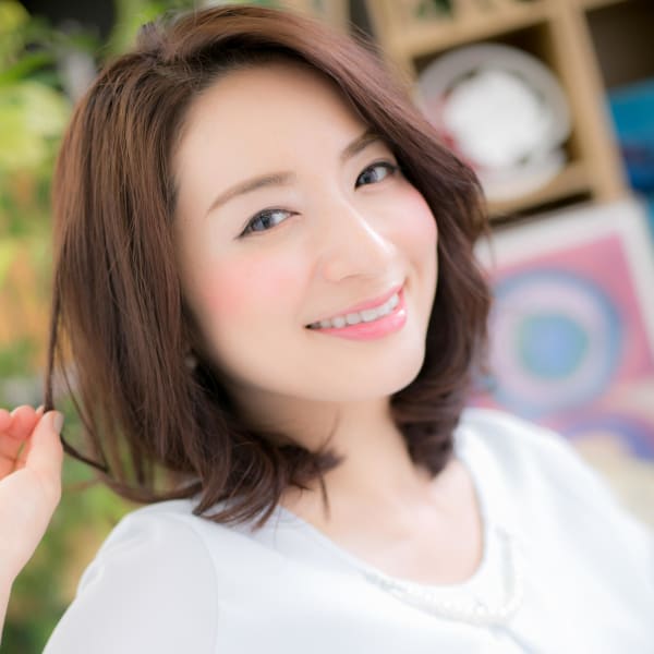 奥行き感ある…グロッシーミディアム