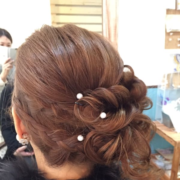 編み込み入り　　サイドアップアレンジ