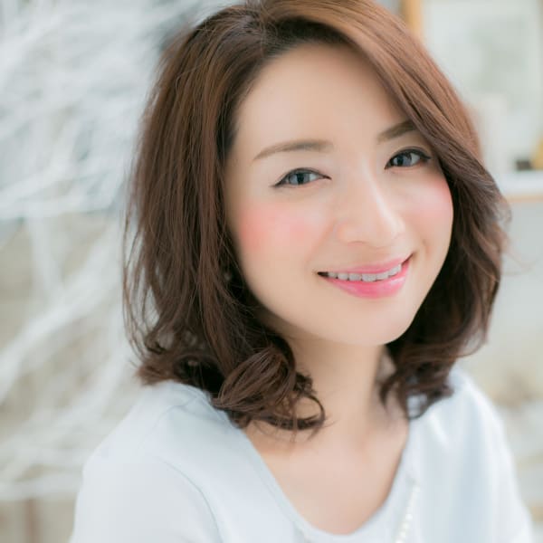 奥行き感ある…グロッシーミディアム