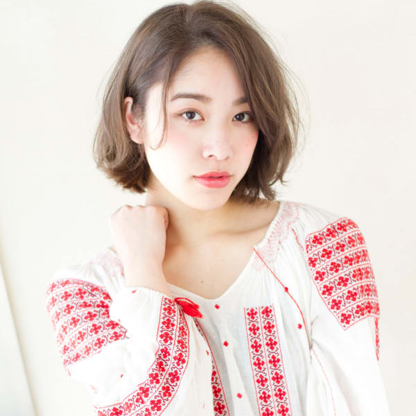 ナチュラルグラデーションカラーの大人ボブ