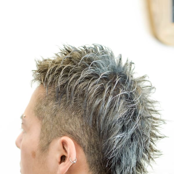 メンズのオススメ順 モヒカン アッシュ ブラウン ベリーショートの髪型 ヘアスタイル 楽天ビューティ