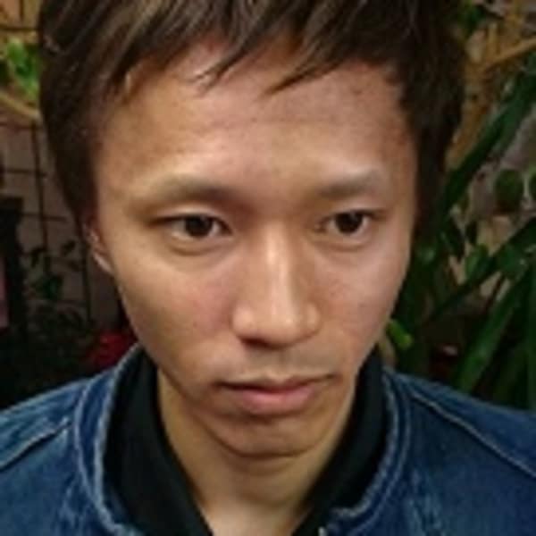 デニムに合わせてブルーアッシュカラー