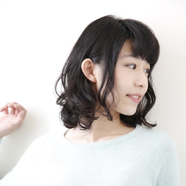 黒髪でもゆるやわルーズなボブ