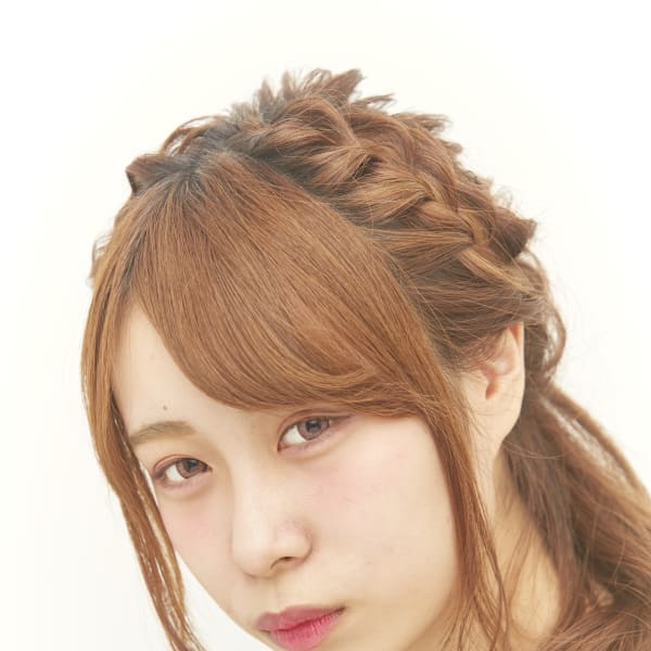 【Bormee】編み込みタイトロープのルーズハーフアップ♪|Bor mee 吉祥寺美容室