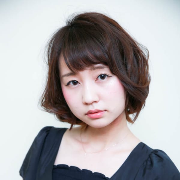 フェミニンボブ