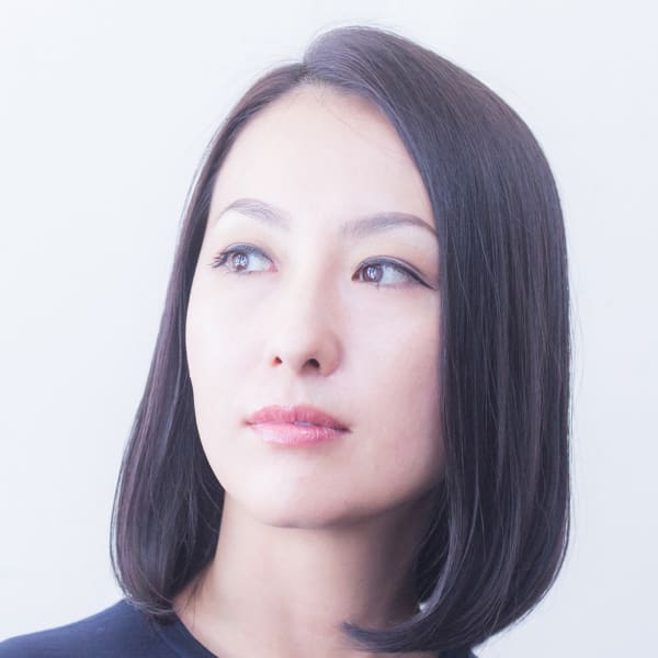 女性の芯の強さを感じさせるモードな大人髪