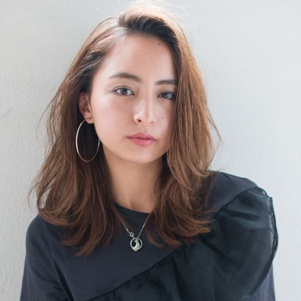 大人女子必見!揺れるレイヤーセミロング Tー249