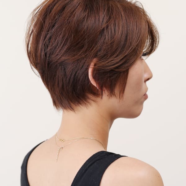 ひし形シルエットの小顔ショート