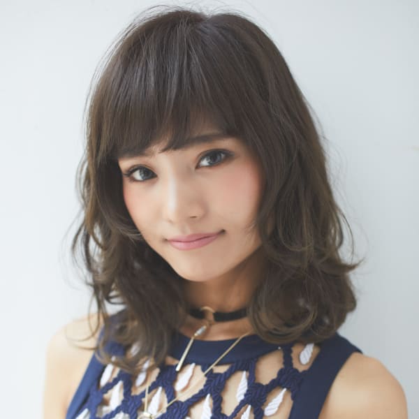 毛先だけのパーマで作るミディアムロング☆【渋谷でカットが上手