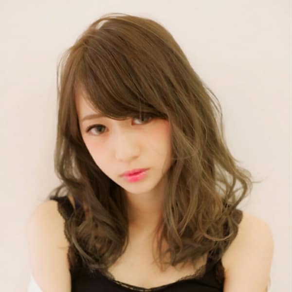 今夏流行の抜け感たっぷり＋小顔になれるゆるふわパーマ。|kapalili