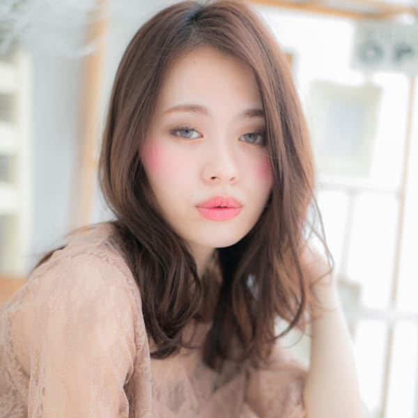 気だるい表情が似合う…リラクシーセミディ