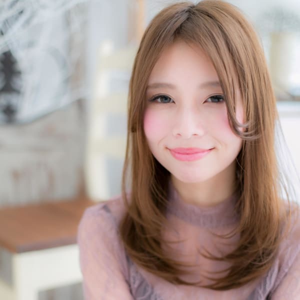 センターパートで大人ビューティ