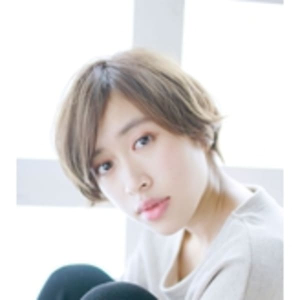 外ハネニュアンスショート