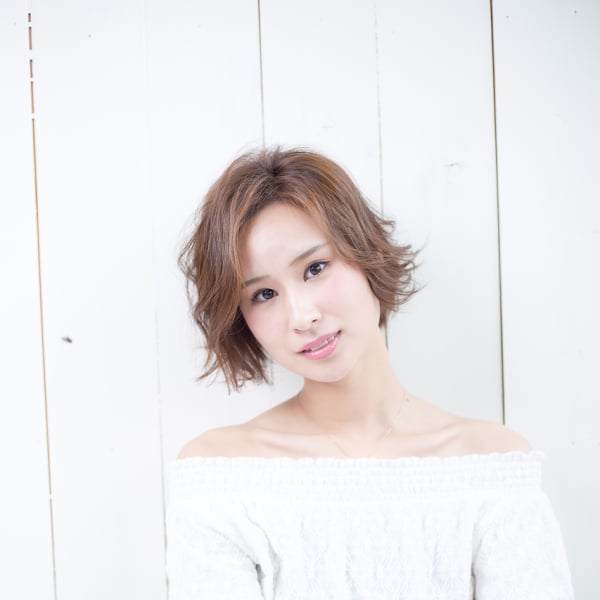 ショートフェザーボブ