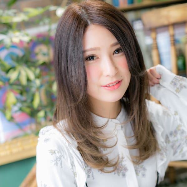 グラデカラーのレイヤーストレート
