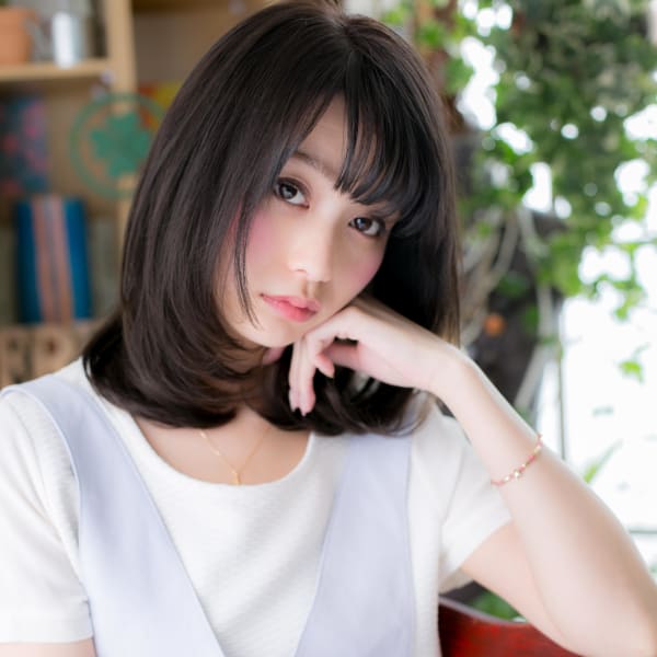 重厚感ある…黒髪美人クラシカル