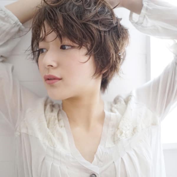 大人可愛いスイングショートヘア