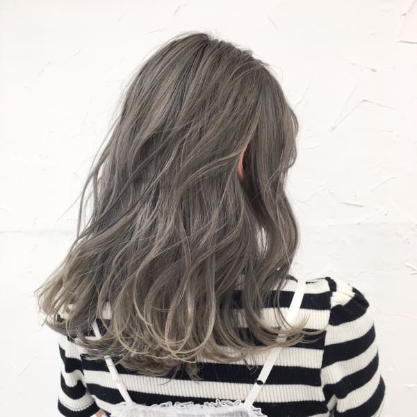 ホワイトアッシュグレー