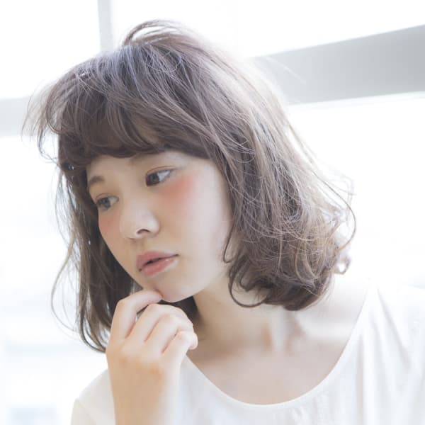やわらかく見えるミディアムウェーブ