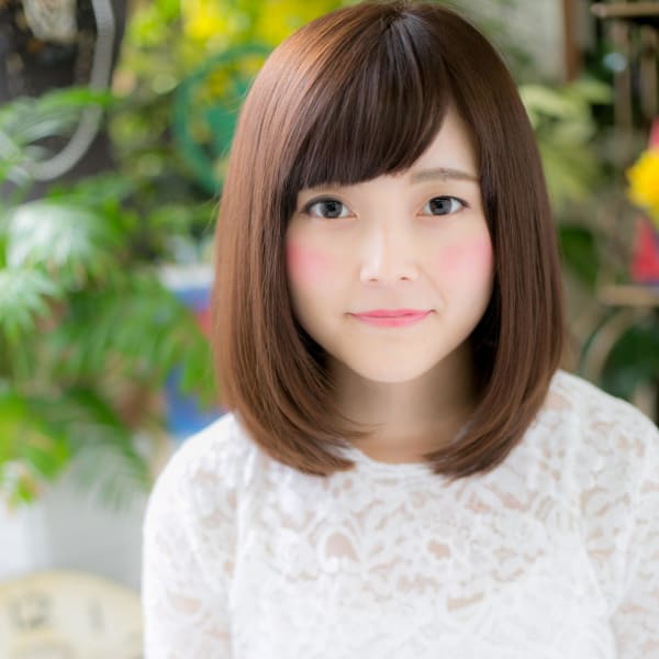 大人かわいい♪ミディアムツヤストレート
