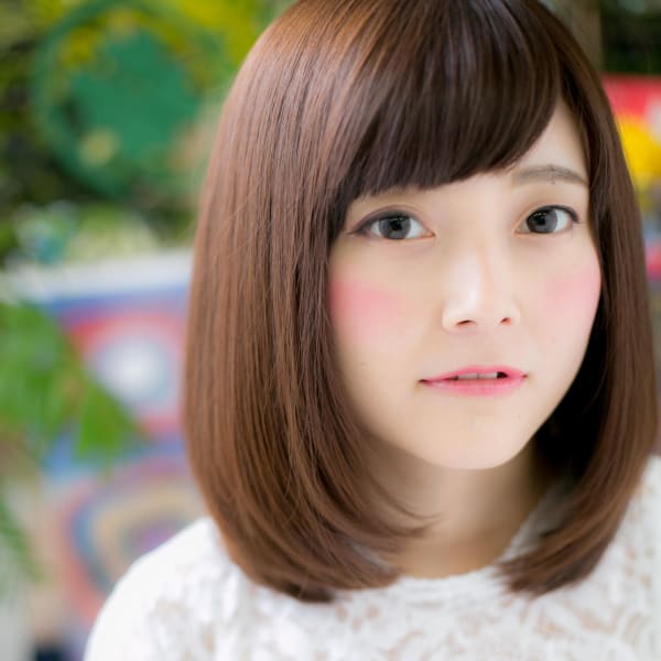 大人かわいい♪ミディアムツヤストレート