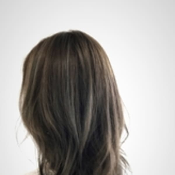 色濃く透ける外国人風ハイライトカラー