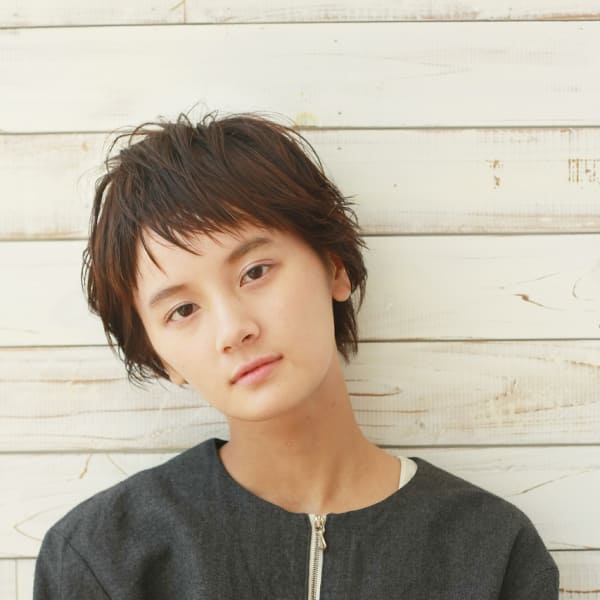 フリンジショート×シースルー黒髪