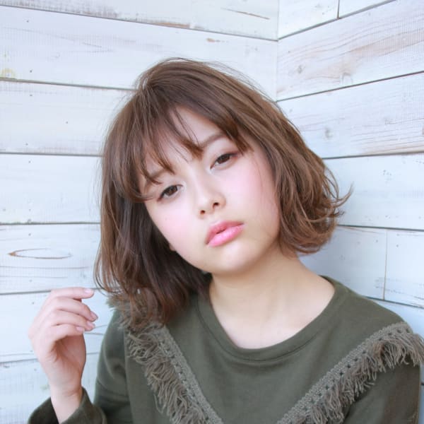 レイヤーボブ×ブラウンベージュ