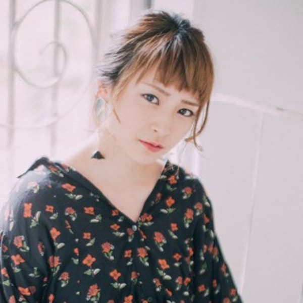 編み込みシニョンアレンジ