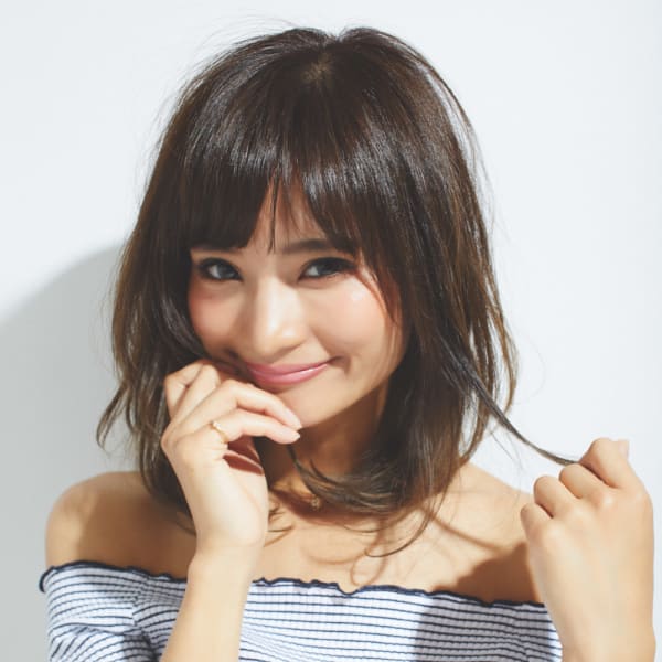 さらりと動くストレートミディアム【渋谷でカットが上手いと人気