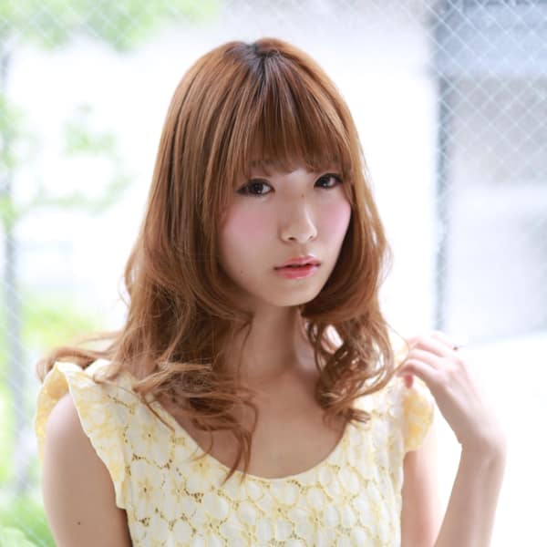 華やかな印象のロングウエーブスタイル|LINKS GARDEN