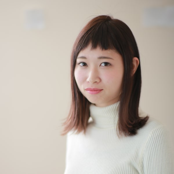 　外ハネ　スタイル