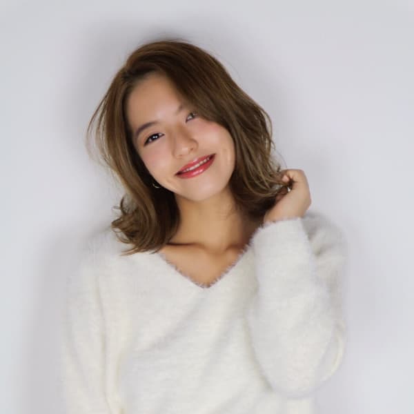 外ハネミディ－